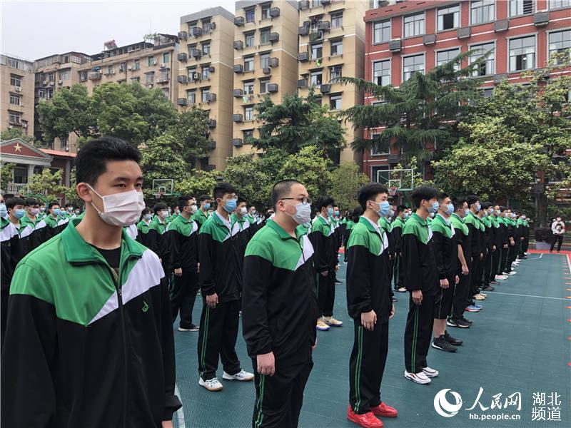 武汉市育才高级中学高三开学复课现场.(金雨蒙 摄)