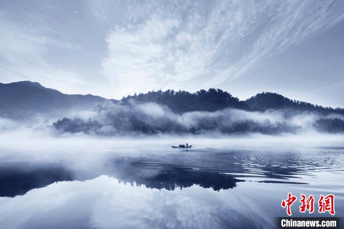 东江湖风景区的绝美风景"雾漫小东江.资兴市委宣传部供图