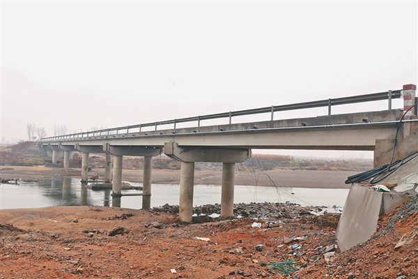 修复后的尚志市马延大桥。黑龙江日报见习记者 王迪摄