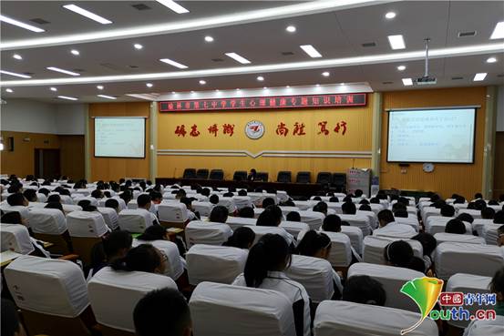 5.“大手牵小手”心理健康进校园活动。西北大学现代学院供图