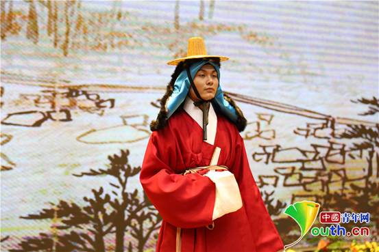 说明: 韩国传统服饰动态展演1_副本
