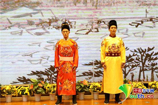 说明: 明朝时期服饰动态展演1_副本