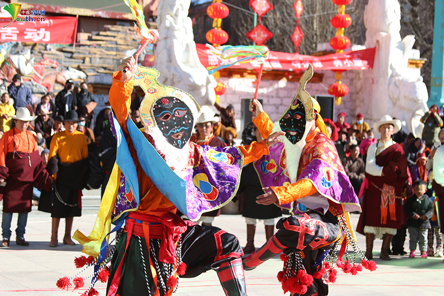 跳藏戏写春联唱山歌四川理塘县春节暨藏历新年活动精彩不停