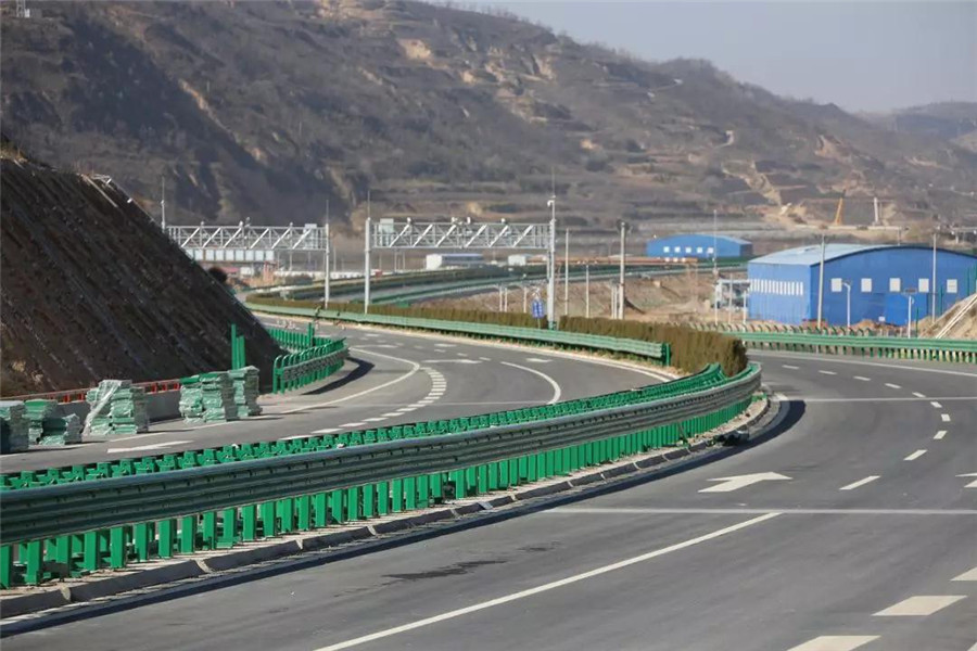 陕西榆林绥延高速预计将在年底实现通车