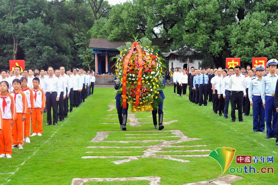 "烈士纪念日"公祭活动现场.周建云 摄