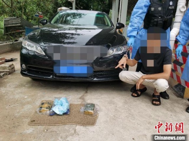 云南临沧：边境频现可疑车辆 民警当场缴毒1.4公斤
