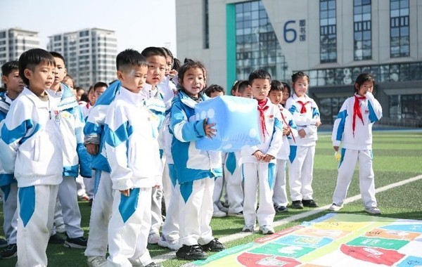庄闲和游戏-世界地球日 以敬畏之心赴共生之约