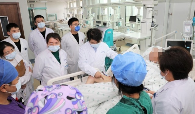 哈医大一院携手佳大一附院共建孙备教授名医工作室(图3)