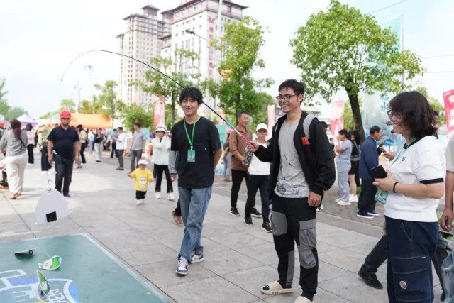 千年龙舟竞临水 数字集市耀才乡——2025临川区端午龙舟赛暨文旅消费季火热启幕(图4)