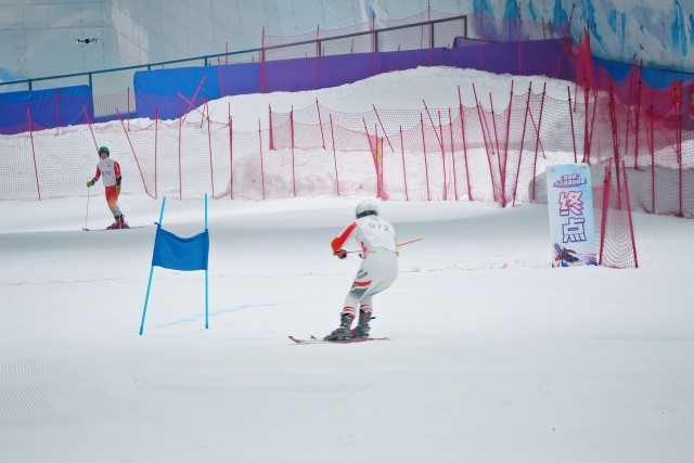 “夏日大众滑雪欢乐周”点燃城市激情(图4)