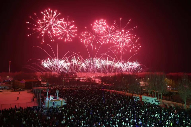 烟花秀鹤城乐购闹元宵齐齐哈尔市元宵节惠民促消费活动激活全域经济潜能(图2)