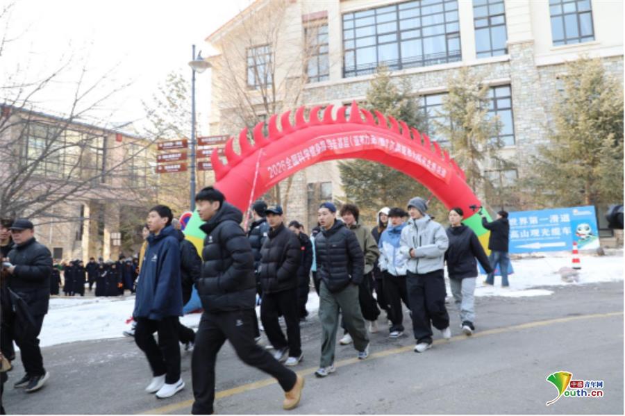 科学健身燃动冰雪胜地哈尔滨亚布力阳光走跑活动落完美体育幕(图2)