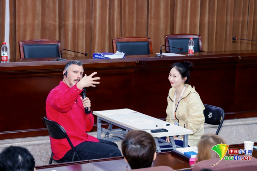 中外专家学者齐聚西安美院共议全球视野下的艺术疗愈变革(图1)