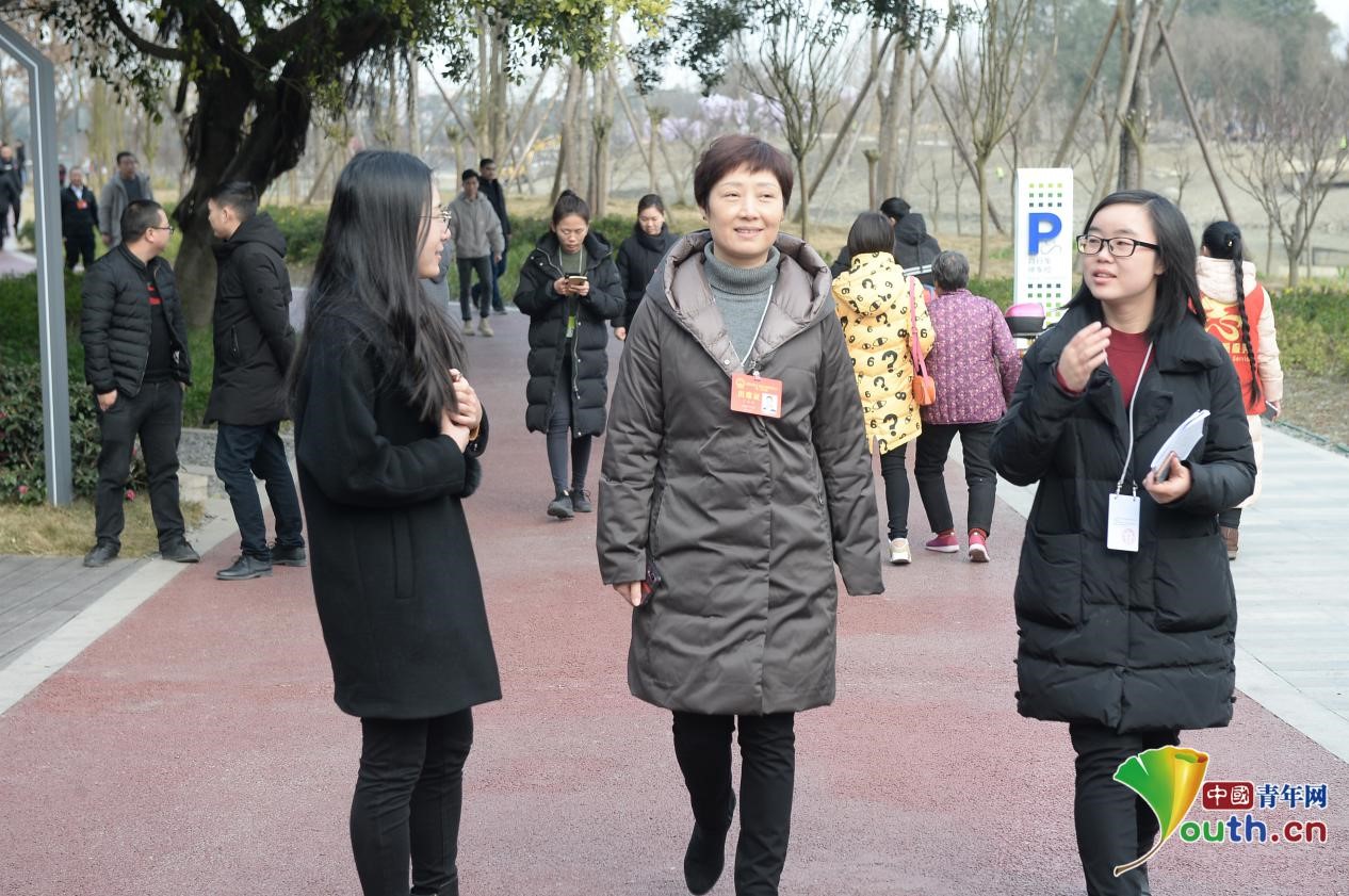 成都天府新区代表小组第一次会议召开 人大代表集中视