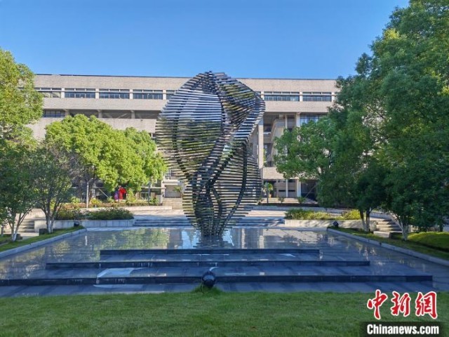 杭州第四中学校园一隅的景色 杭州第四中学 供图