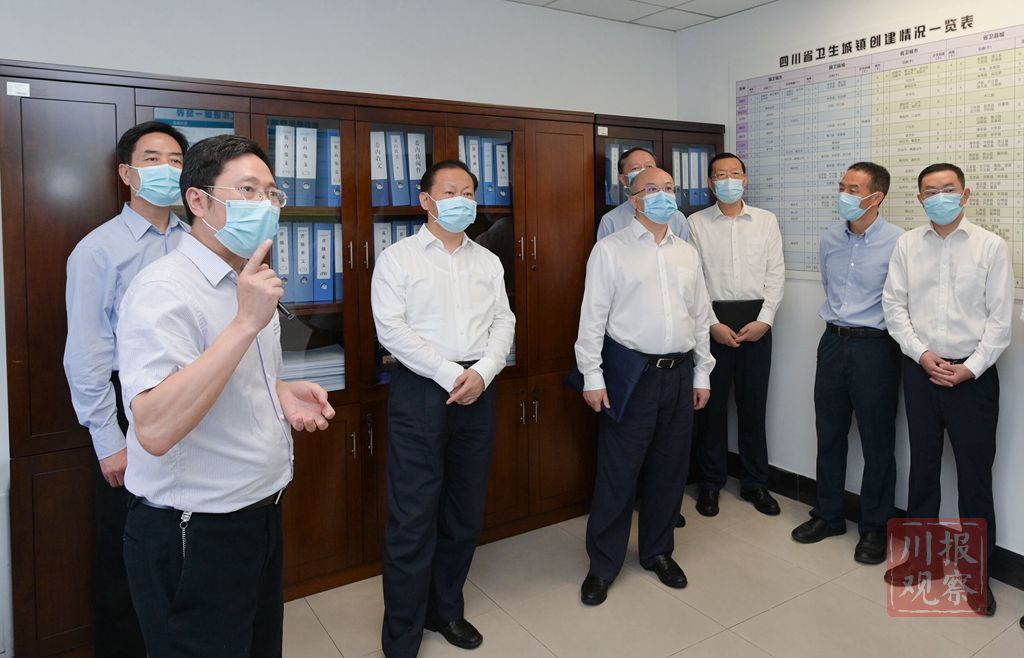领导小组组长尹力出席会议并讲话,省委副书记,领导小组副组长邓小刚