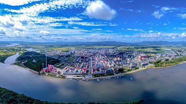 双鸭山市全景图片