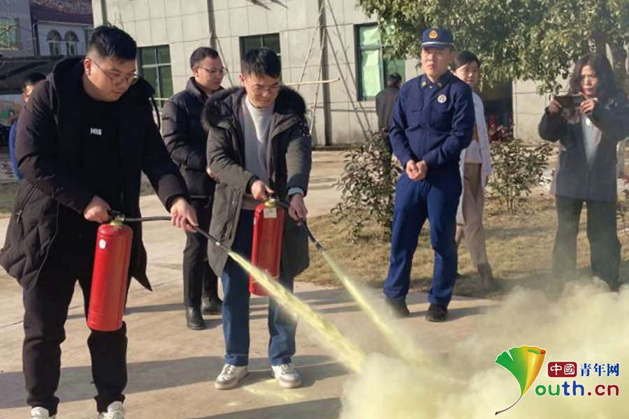 筑牢安全防线江西崇仁党员干部学习消防安全知识