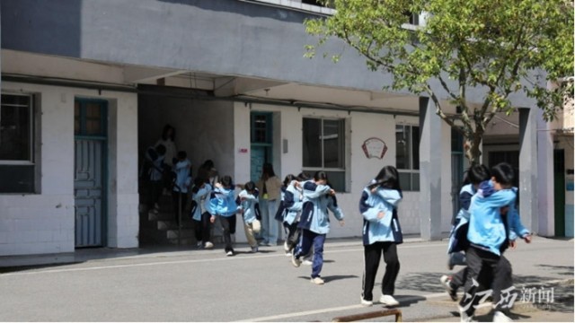 江西安远消防演练进校园筑牢安全防火墙