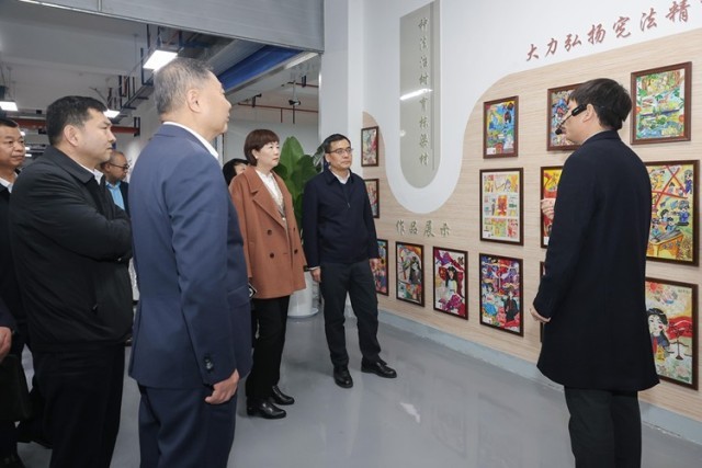 西安市“石榴花”青少年法治文化作品展览暨优秀法治文艺节目展演活动在浐灞国际港举办