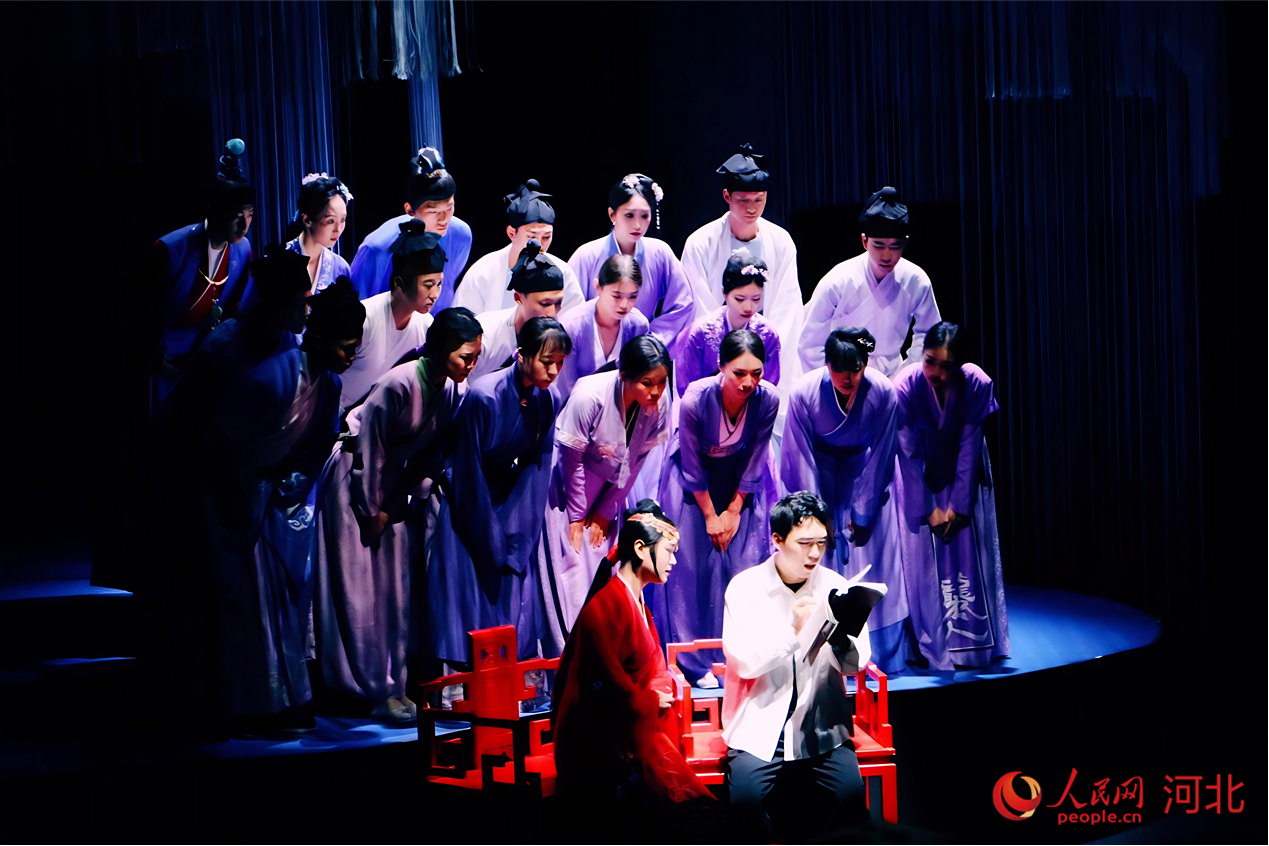 读者剧场演出片段(资料片)。人民网记者 方童摄