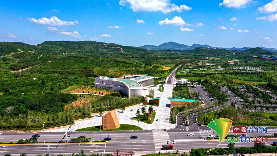邯郸九龙山矿山公园.jpg
